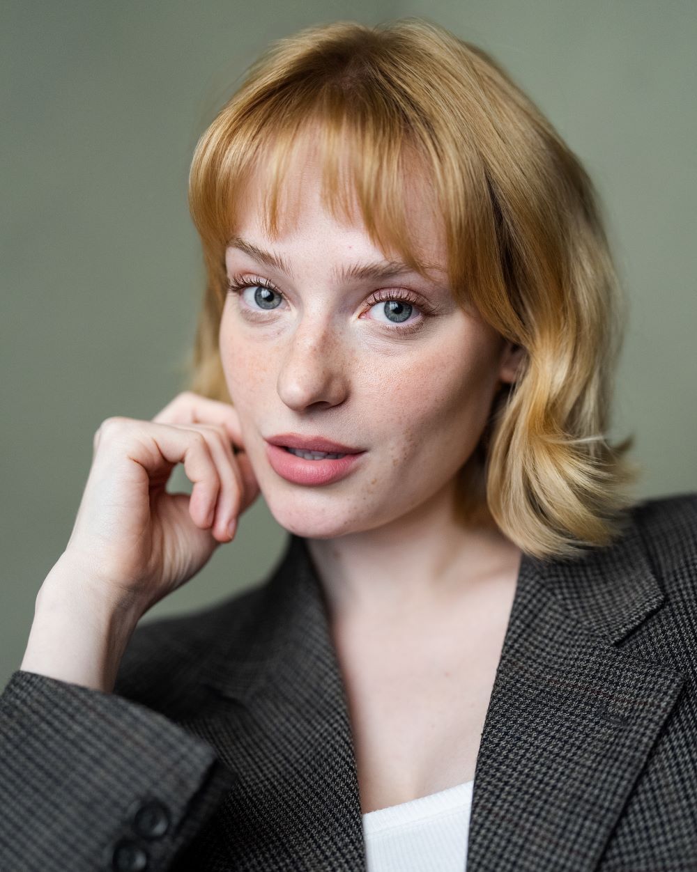 Maddy Ambus_Thrive Talent_Main headshot