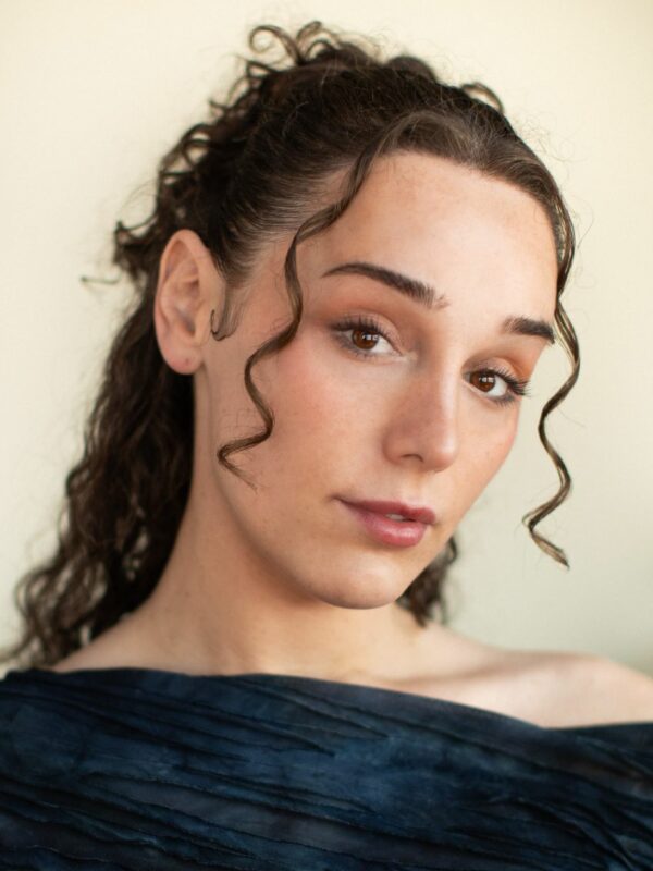 Iz Hesketh_Thrive Talent_Main headshot