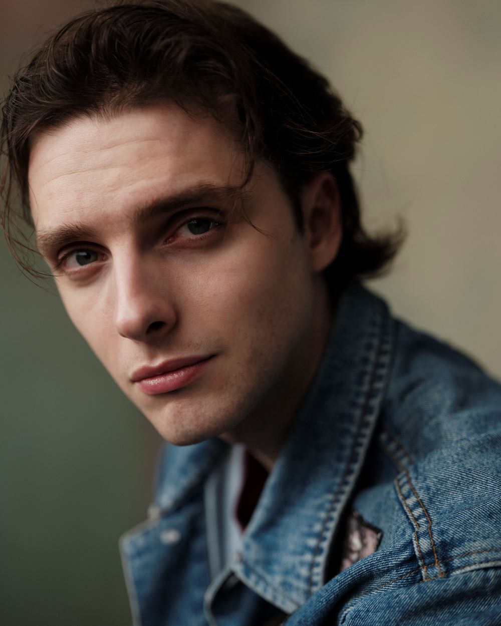 Oliver Nicholas_Thrive Talent_Headshot 4